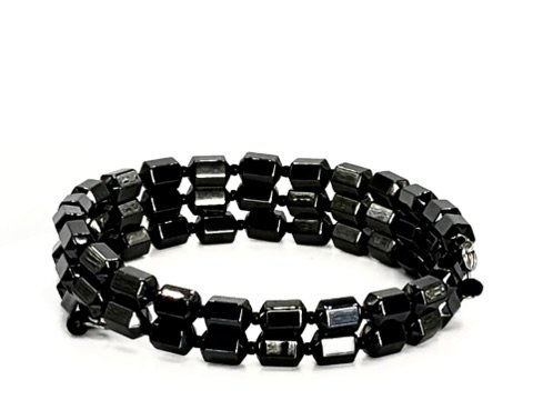 Bracciale magnetico total black Pallium con rocailles Preciosa® neri MyPulse